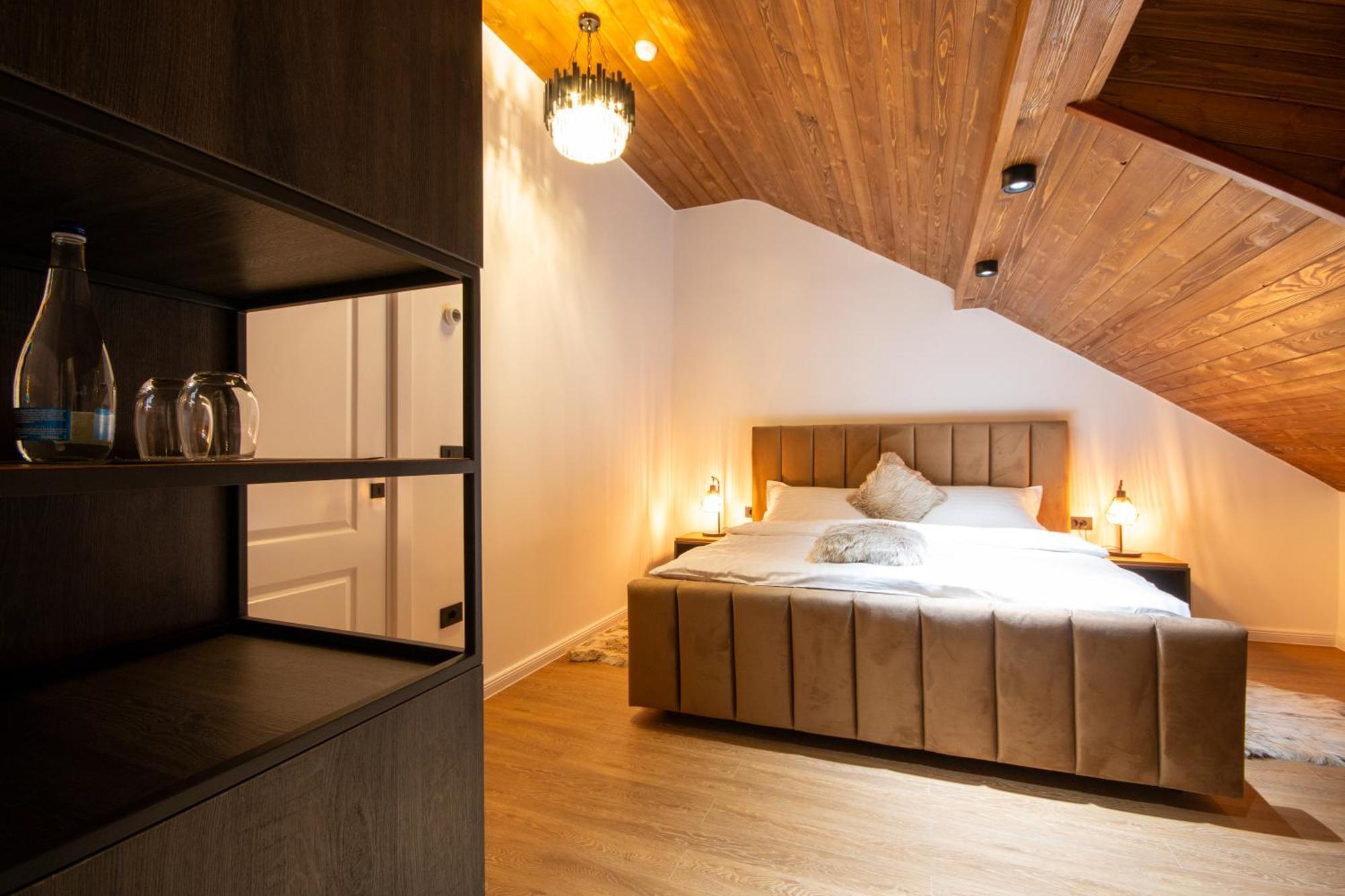 Hotel Domeniul Nordului Bucovlna à Vama  Extérieur photo