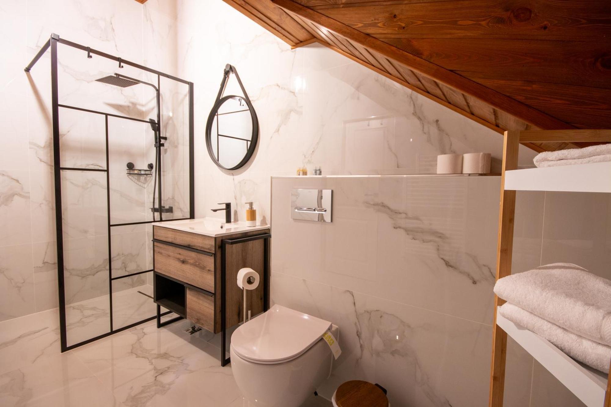 Hotel Domeniul Nordului Bucovlna à Vama  Extérieur photo