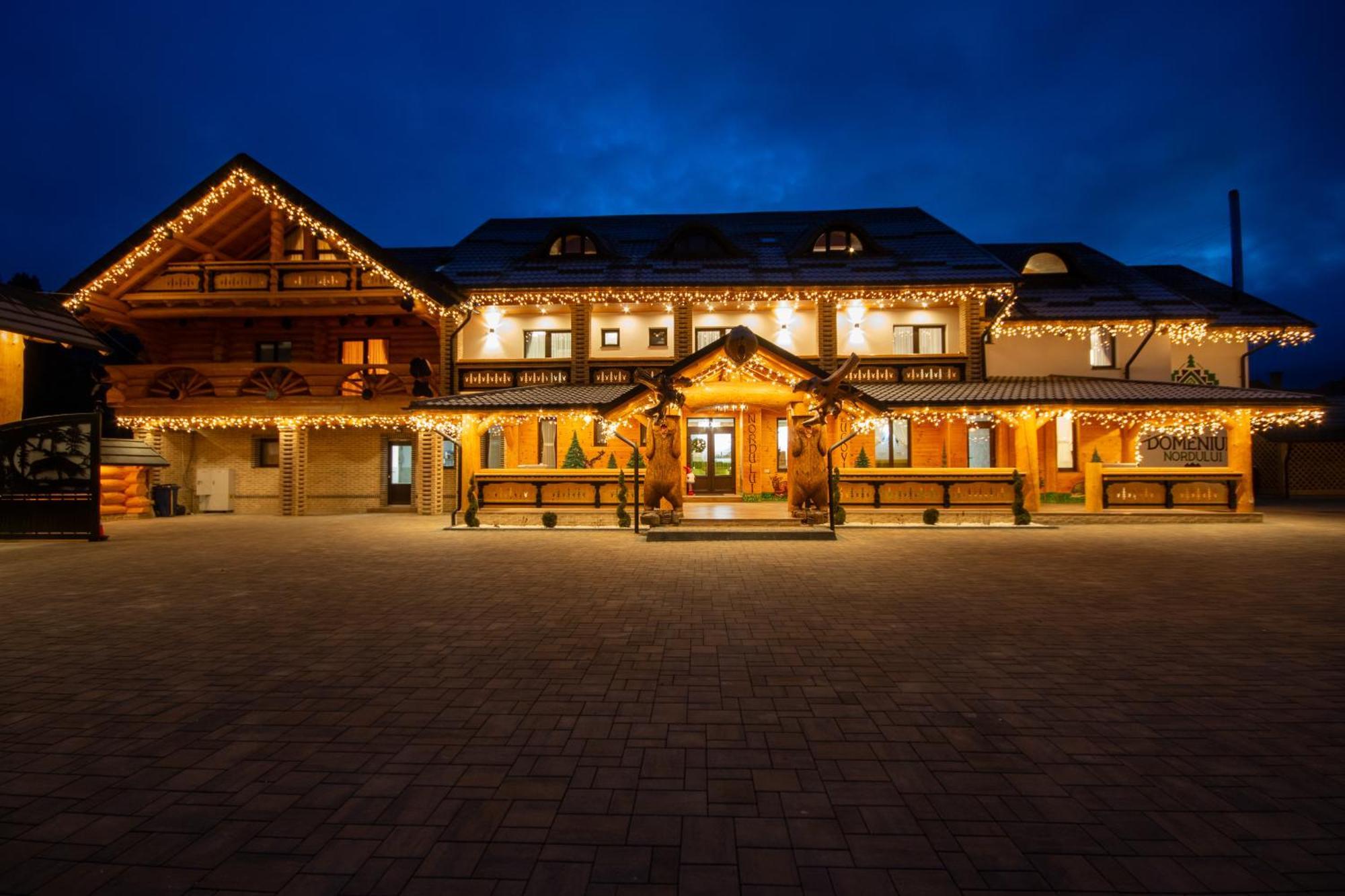 Hotel Domeniul Nordului Bucovlna à Vama  Extérieur photo
